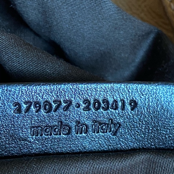 Authentic YSL Easy Bag Patent Leather - Picture 3 of 16